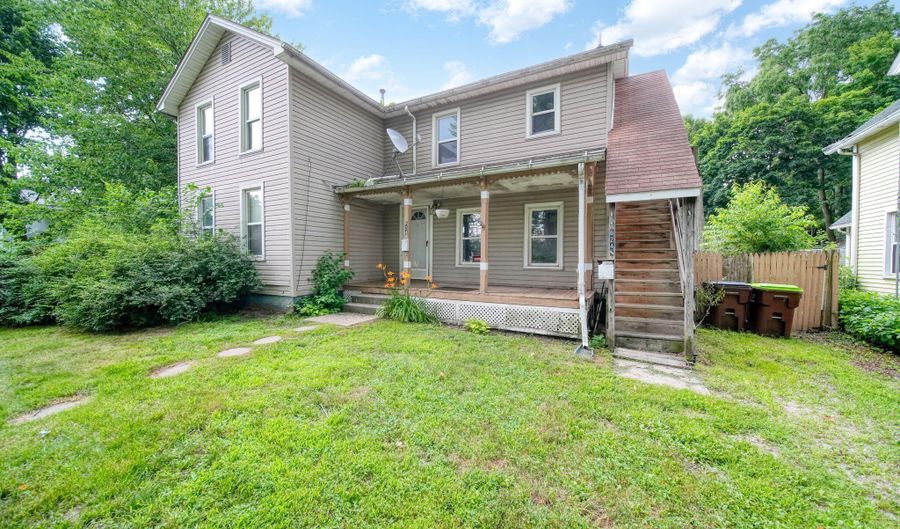 624 N Broad St, Adrian, MI 49221 - 5 Beds, 3 Bath