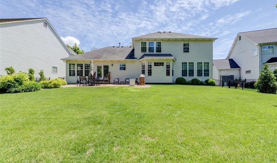 2505 Cassandra Marie Dr, Ballwin, MO 63021 - 5 Beds, 5 Bath