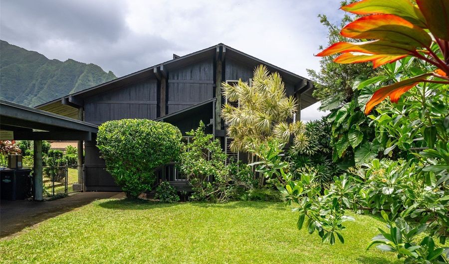 47-585 Ahuimanu Rd, Kaneohe, HI 96744 - 3 Beds, 2 Bath