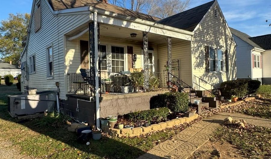 904 7TH St, Altavista, VA 24517 - 3 Beds, 1 Bath