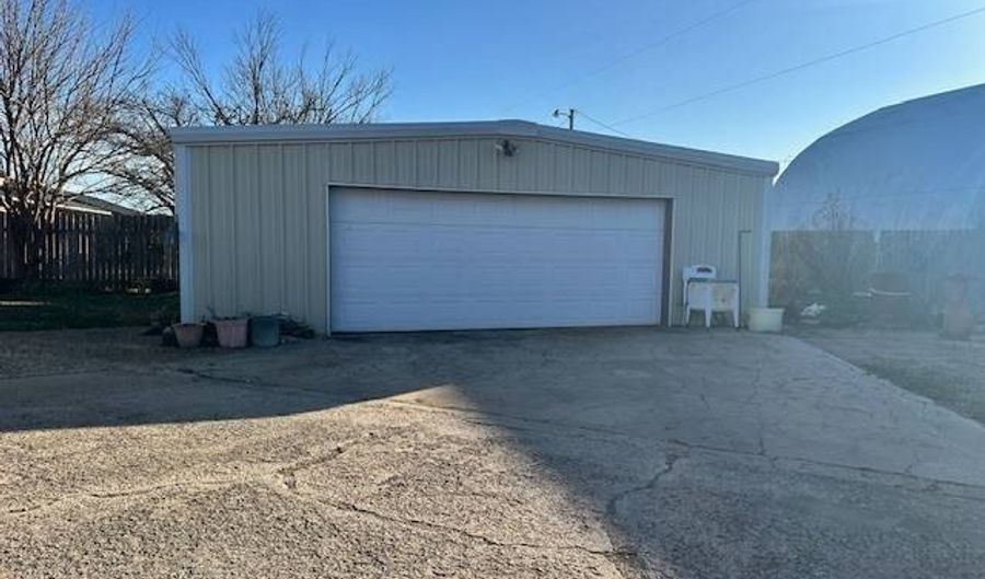 909 Erie St, Alva, OK 73717 - 3 Beds, 2 Bath