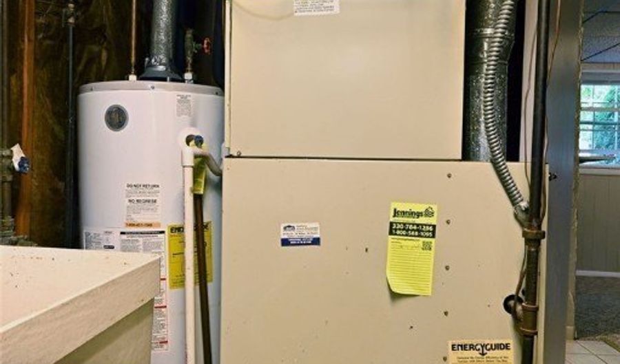 10265 Beaver Trl, Aurora, OH 44202 - 3 Beds, 2 Bath