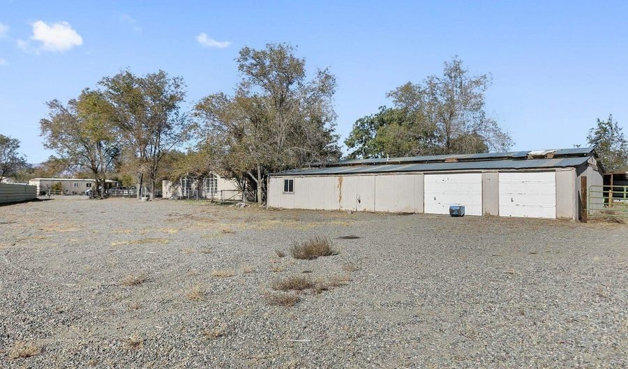 190 King Ct, Fernley, NV 89408 - 3 Beds, 2 Bath
