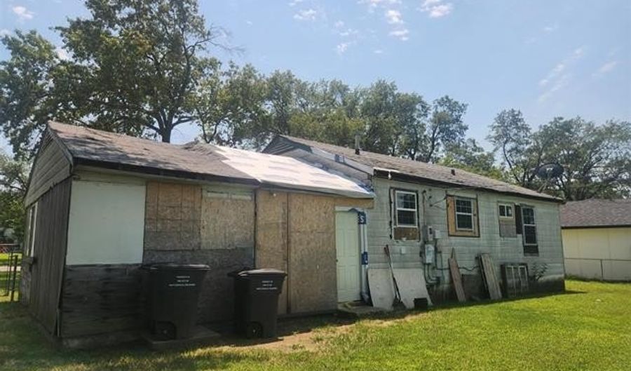 1507 S Elm Ave, Bartlesville, OK 74003 - 2 Beds, 1 Bath