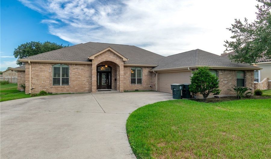 1904 Santa Rosa Dr, Alice, TX 78332 - 4 Beds, 3 Bath