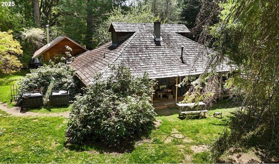2128 STARVEOUT CREEK Rd, Azalea, OR 97410 - 3 Beds, 3 Bath