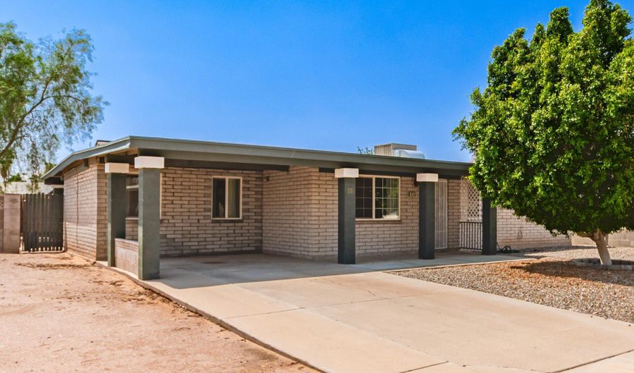 201 E CHOLLA St, Casa Grande, AZ 85122 - 3 Beds, 2 Bath