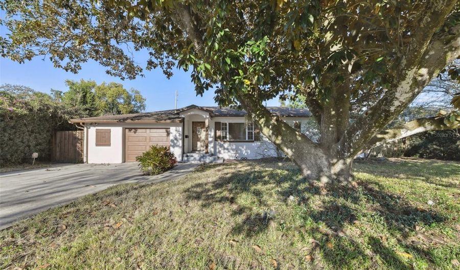 4249 KENDRICK Rd, Orlando, FL 32804 - 3 Beds, 2 Bath