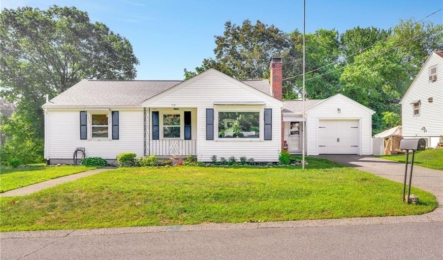 115 Waterman St, Cumberland, RI 02864 - 2 Beds, 1 Bath