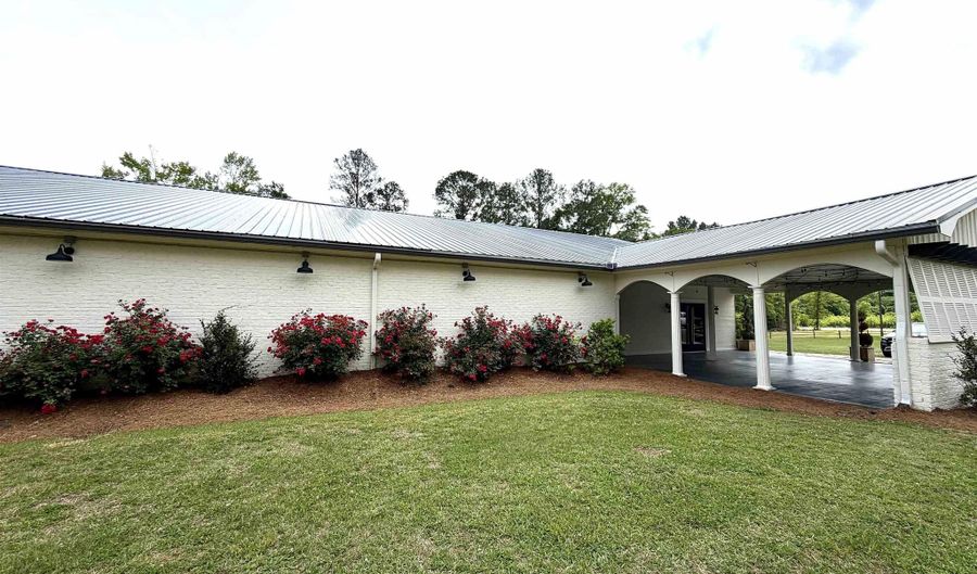 5970 US Highway 11 S, Attalla, AL 35954 - 0 Beds, 2 Bath