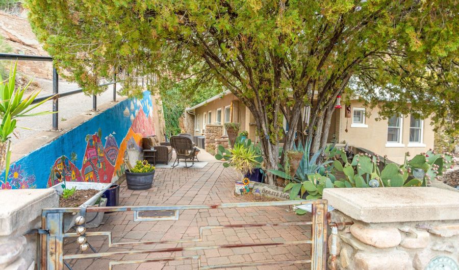 14 Maxfield Ave, Bisbee, AZ 85603 - 2 Beds, 1 Bath