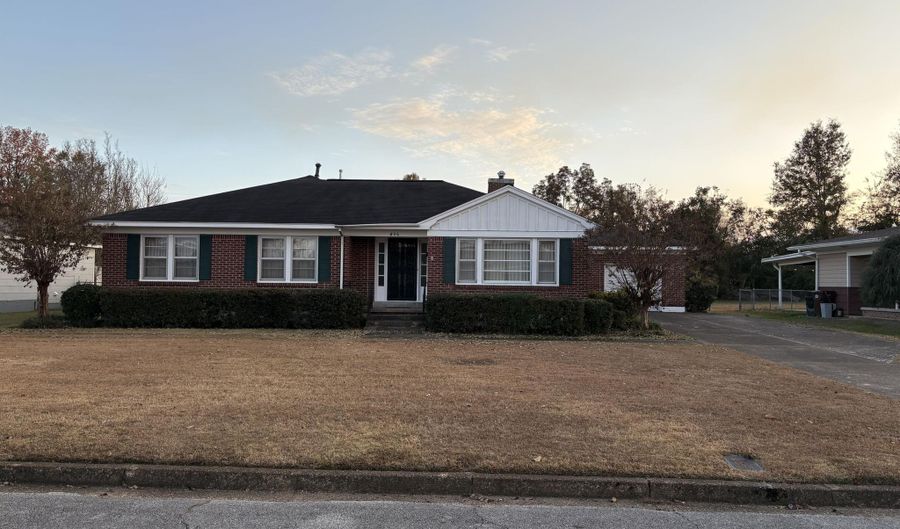 806 N 11th Ave, Amory, MS 38821 - 4 Beds, 2 Bath