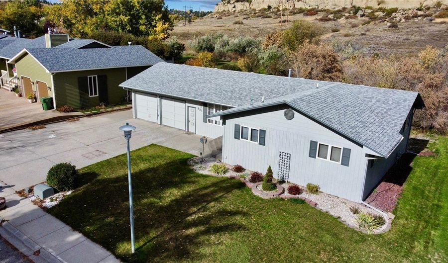 521 Indian Trl, Billings, MT 59105 - 4 Beds, 3 Bath