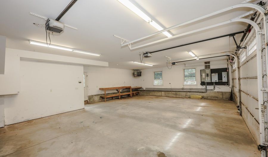 55 Holbrook Hill Rd, Bedford, NH 03110 - 3 Beds, 2 Bath