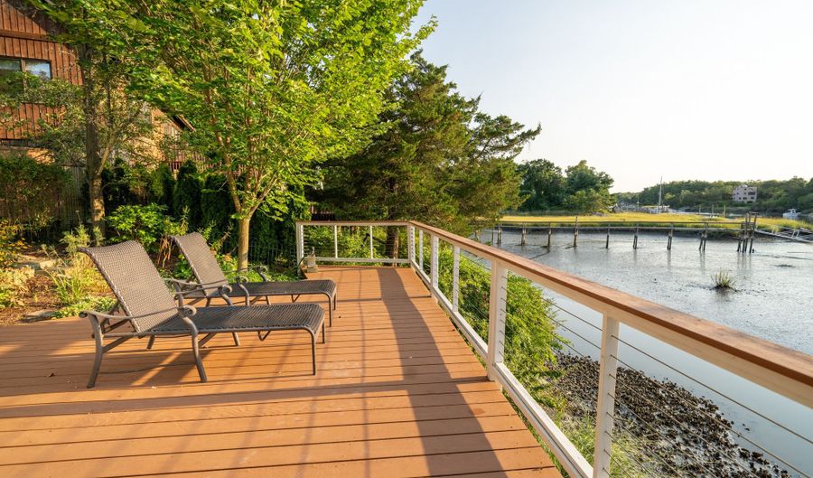 5 Shore Dr, Branford, CT 06405 - 3 Beds, 2 Bath