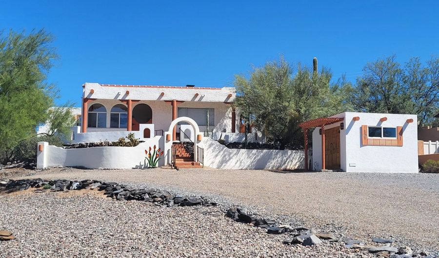 37847 N LINDA Dr, Cave Creek, AZ 85331 - 3 Beds, 2 Bath