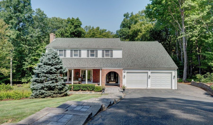 165 Oak Ridge Dr, Berlin, CT 06037 - 4 Beds, 4 Bath