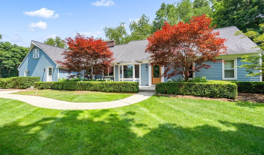970 Cramton Ave NE, Ada, MI 49301 - 4 Beds, 4 Bath