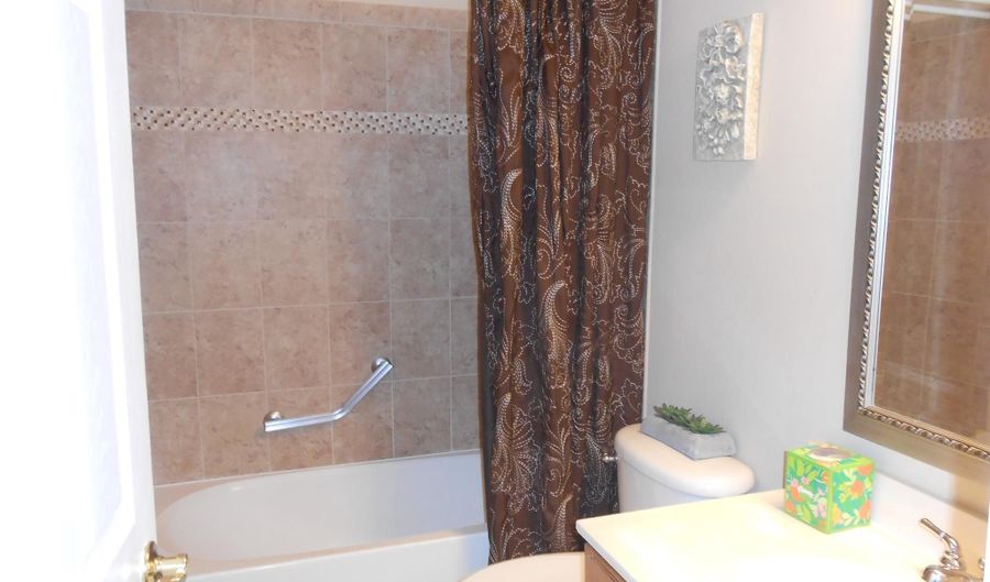 4 HIDDEN LAKE Cir, Barnegat, NJ 08005 - 2 Beds, 2 Bath