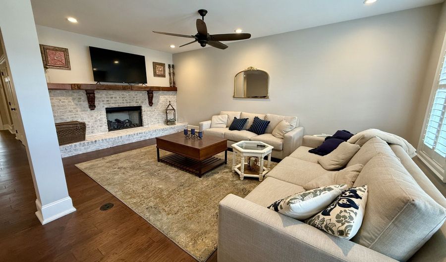 712 4th, West Point, GA 31833 - 4 Beds, 5 Bath