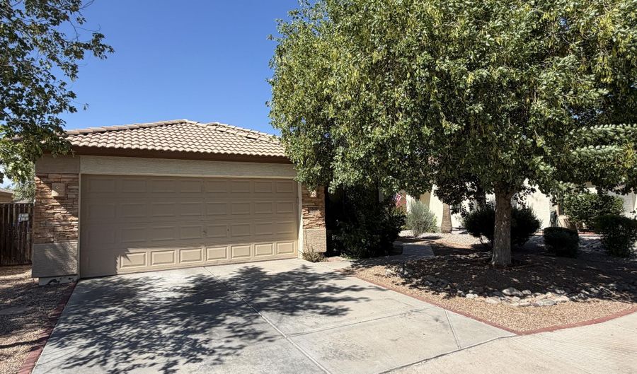 12414 W MONROE St, Avondale, AZ 85323 - 3 Beds, 2 Bath