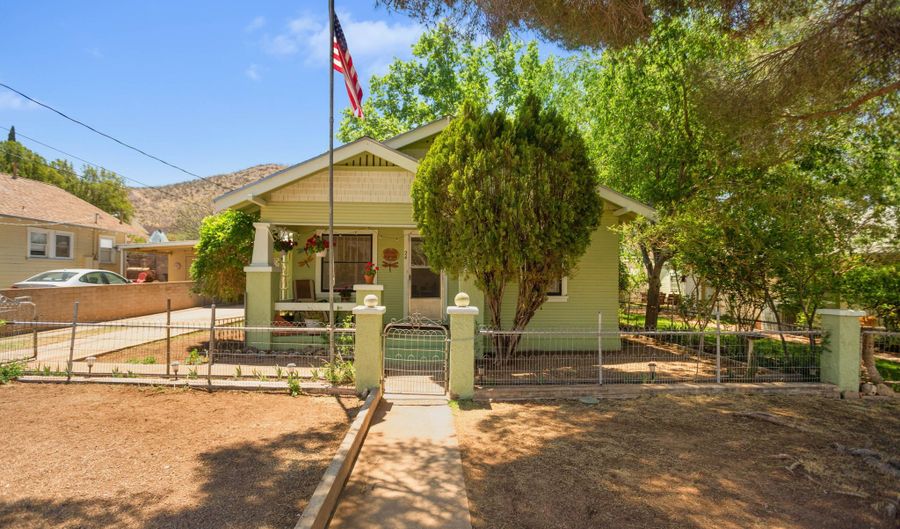 24 BLACK KNOB Vw, Bisbee, AZ 85603 - 3 Beds, 2 Bath