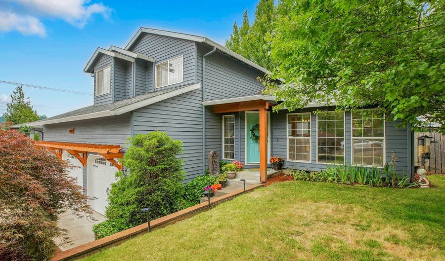 12491 SE 41ST Ct, Milwaukie, OR 97222 - 3 Beds, 3 Bath