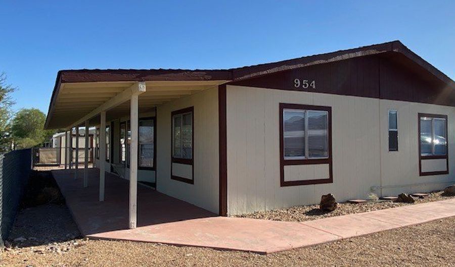 954 Roadrunner Dr, Bullhead City, AZ 86442 - 3 Beds, 2 Bath