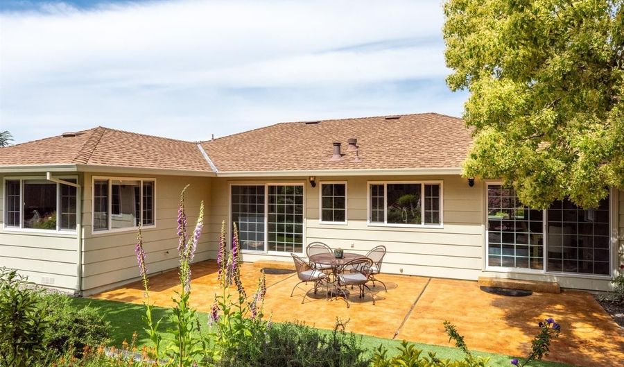 7362 Oakmont Dr, Santa Rosa, CA 95409 - 2 Beds, 2 Bath