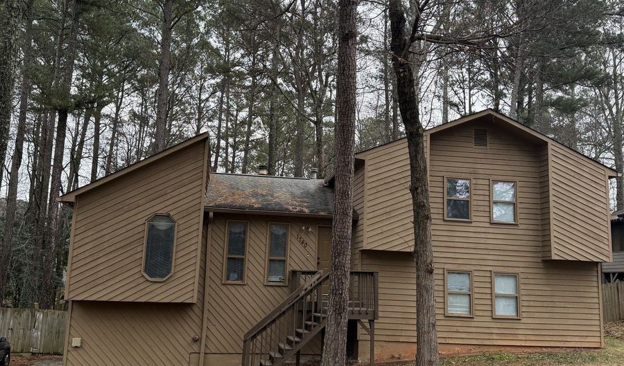 1740 Hickory Grove Way NW, Acworth, GA 30102 - 6 Beds, 2 Bath