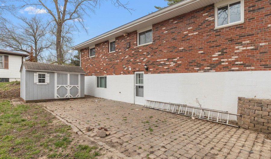 2241 Alby St, Alton, IL 62002 - 3 Beds, 2 Bath