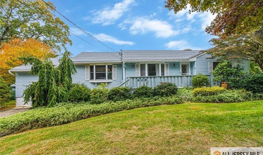 608 Raritan Ave, Atlantic Highlands, NJ 07716 - 4 Beds, 3 Bath
