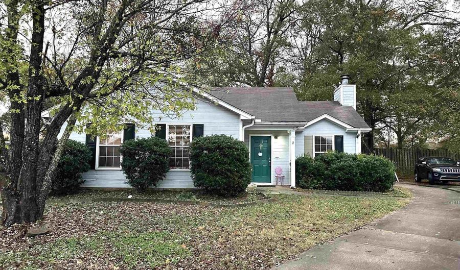 240 JASMINE Dr, Alabaster, AL 35007 - 3 Beds, 2 Bath