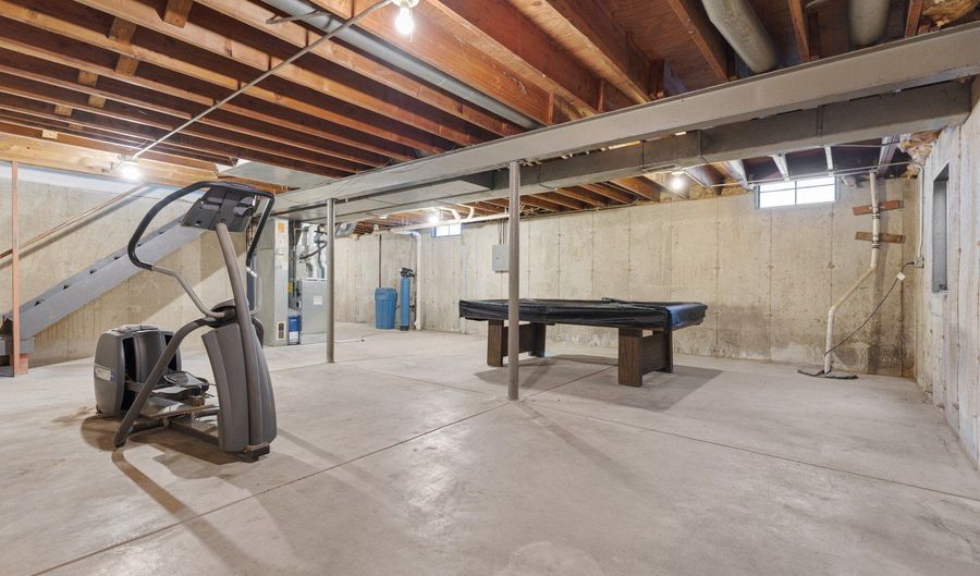 820 Red Coach Ln, Algonquin, IL 60102 - 4 Beds, 3 Bath