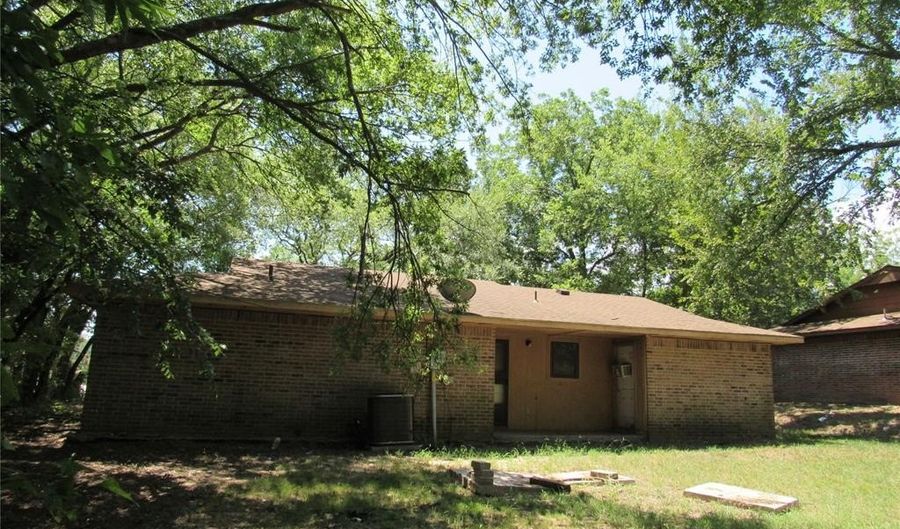 829 NE 2nd Ave, Ardmore, OK 73401 - 3 Beds, 1 Bath
