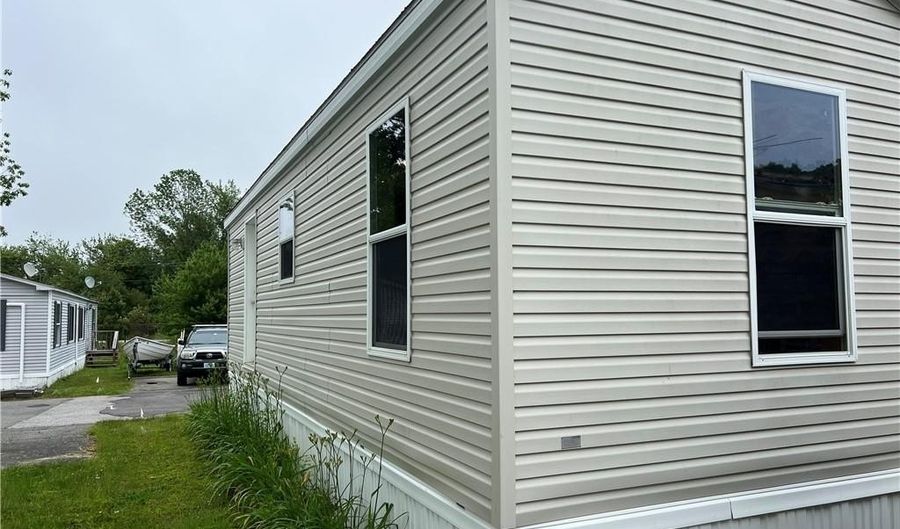 824 Forest Park Ave, Middletown, RI 02842 - 1 Beds, 1 Bath