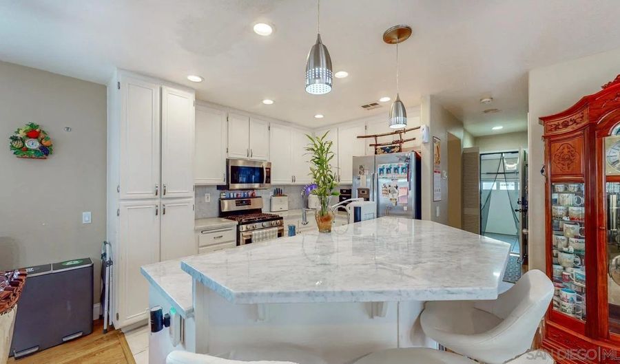 29825 Platanus Dr, Escondido, CA 92026 - 4 Beds, 3 Bath