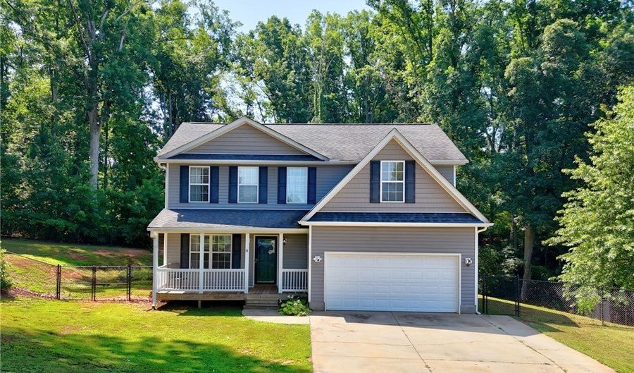107 Lochenshire Pl, Belton, SC 29627 - 4 Beds, 3 Bath