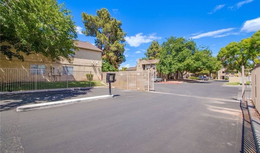 2696 Jennydiane Dr D, Las Vegas, NV 89121 - 2 Beds, 1 Bath