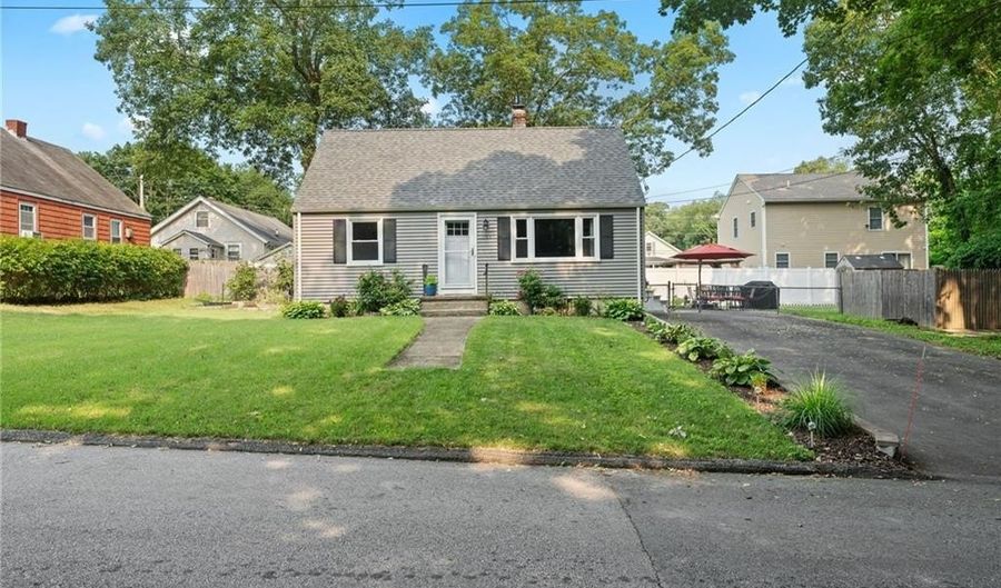 103 Everglade Ave, Warwick, RI 02886 - 3 Beds, 1 Bath