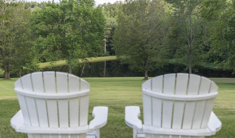 611 Simmons Rd, Andover, VT 05143 - 2 Beds, 4 Bath