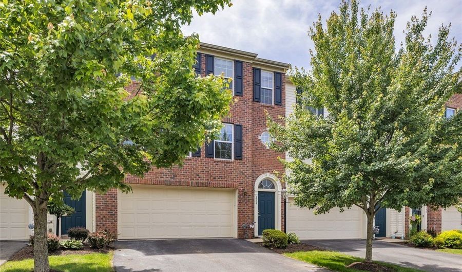 284 Broadstone Dr, Adams Twp., PA 16046 - 3 Beds, 3 Bath