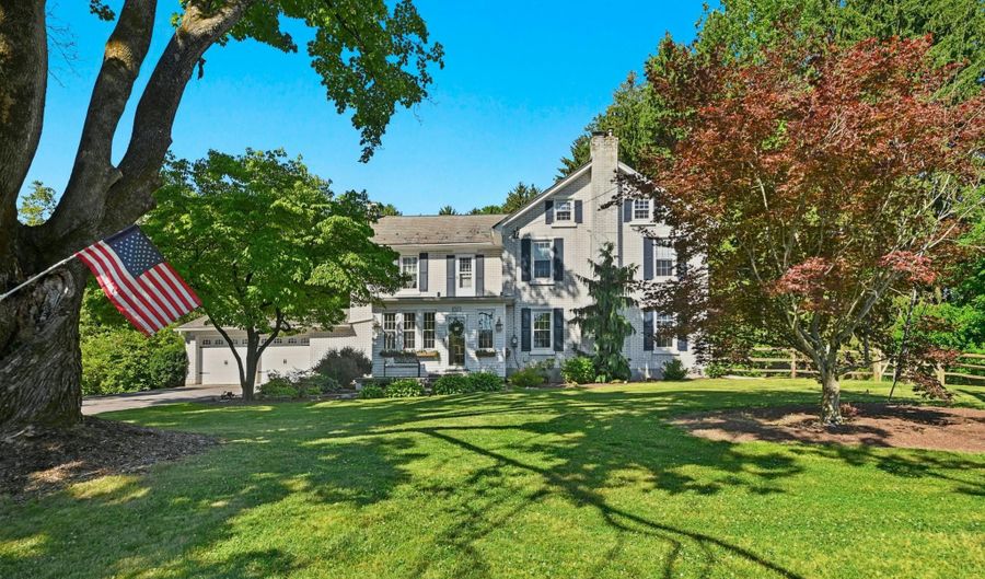 222 BASTIAN Ln, Allentown, PA 18104 - 4 Beds, 2 Bath