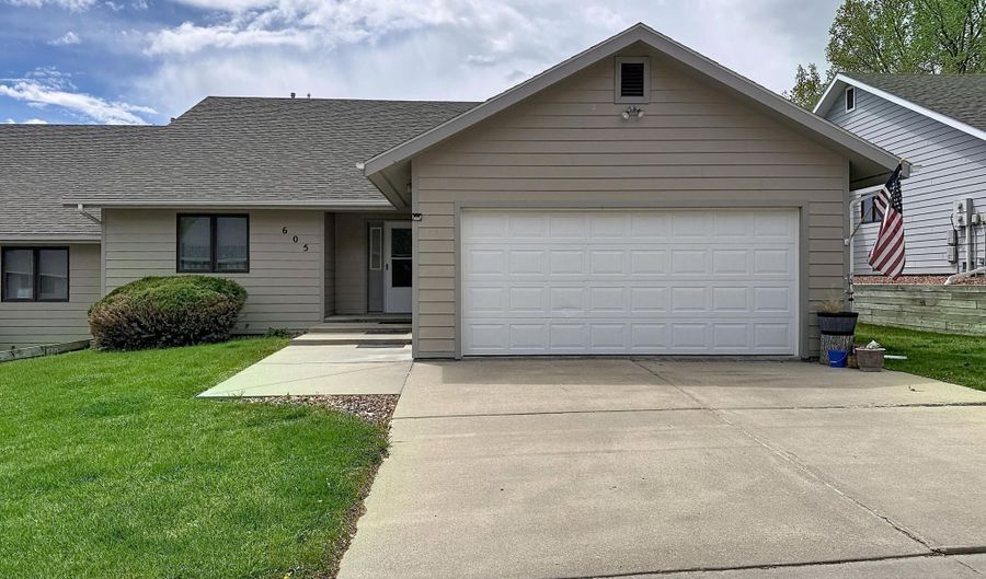 605 W Hogerson St, Buffalo, WY 82834 - 2 Beds, 2 Bath