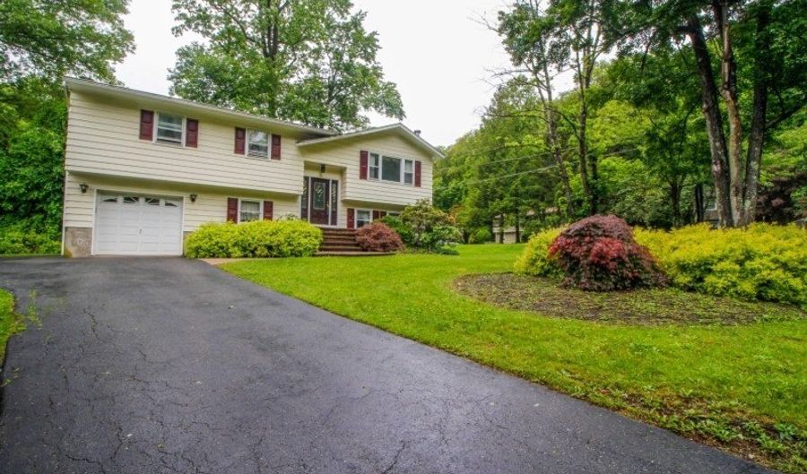 11 Christine Pl, Alloway, NJ 07462 - 4 Beds, 2 Bath