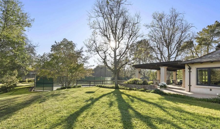 5 Country Gln, Fallbrook, CA 92028 - 5 Beds, 5 Bath