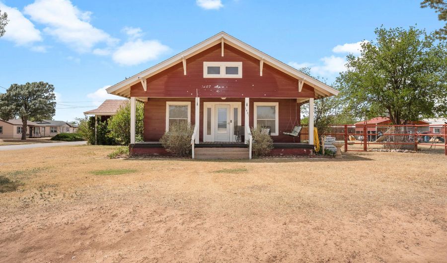 1401 Avenue K, Abernathy, TX 79311 - 2 Beds, 3 Bath