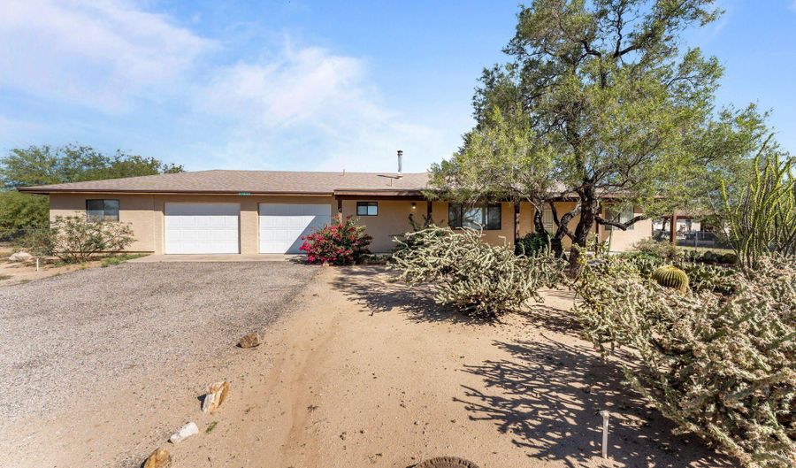 23680 W COLEMAN Dr, Congress, AZ 85332 - 2 Beds, 2 Bath
