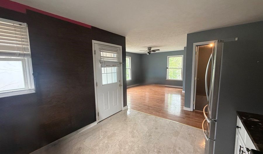 628 Locust St, Abingdon, VA 24210 - 3 Beds, 1 Bath