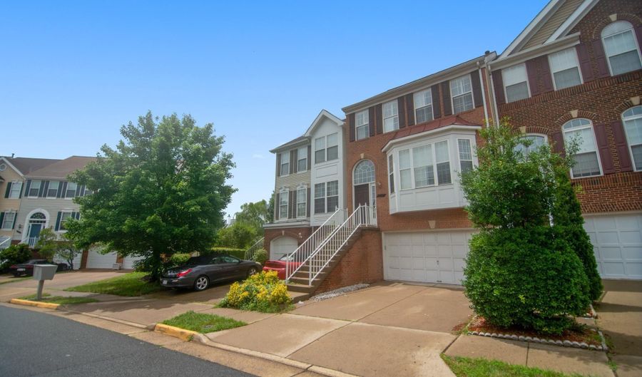44041 RISING SUN Ter, Ashburn, VA 20147 - 3 Beds, 4 Bath